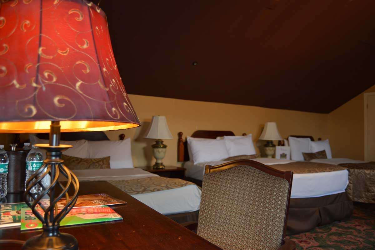 historic streetcar inn