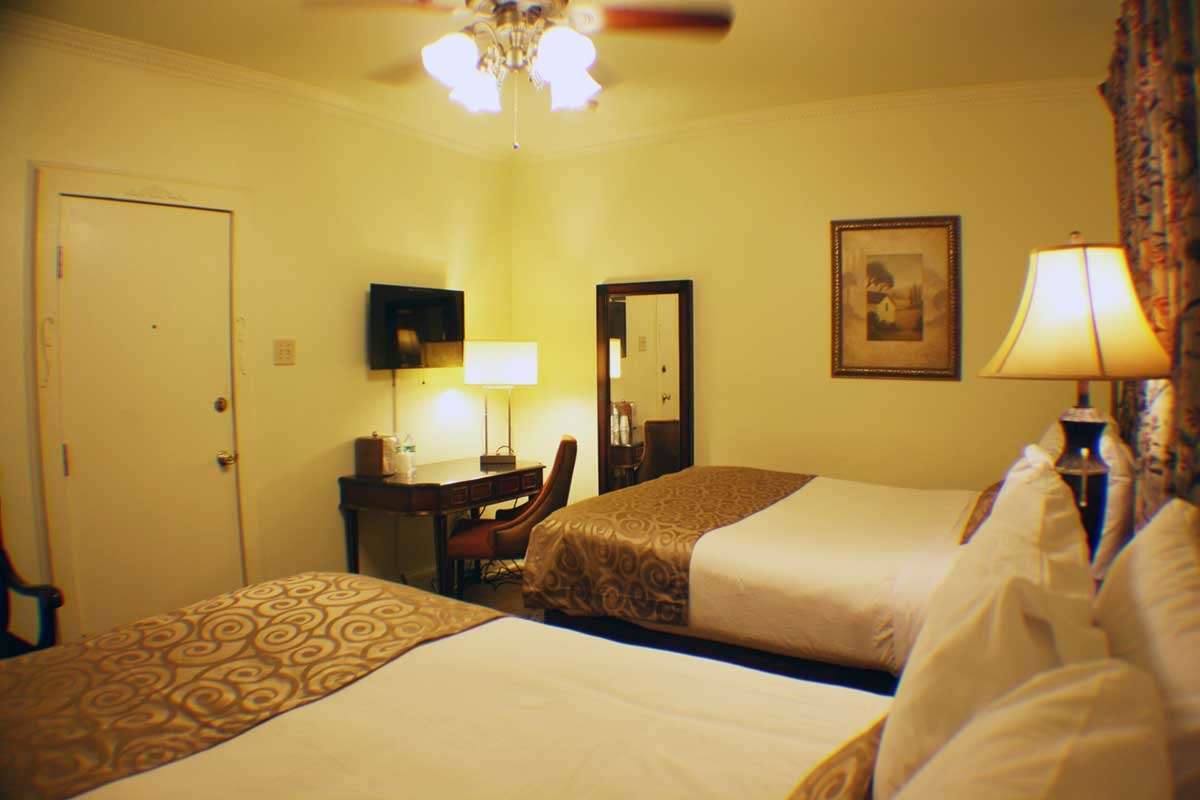 historic streetcar inn