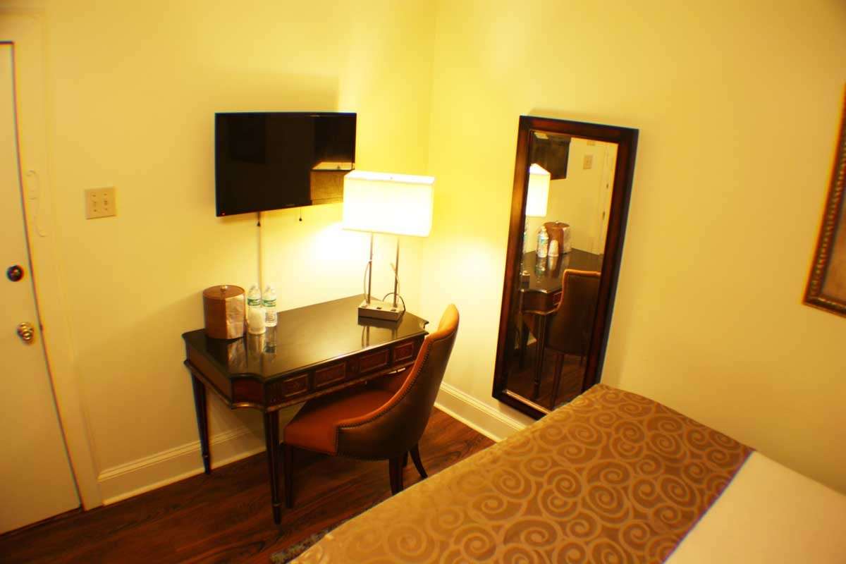 historic streetcar inn