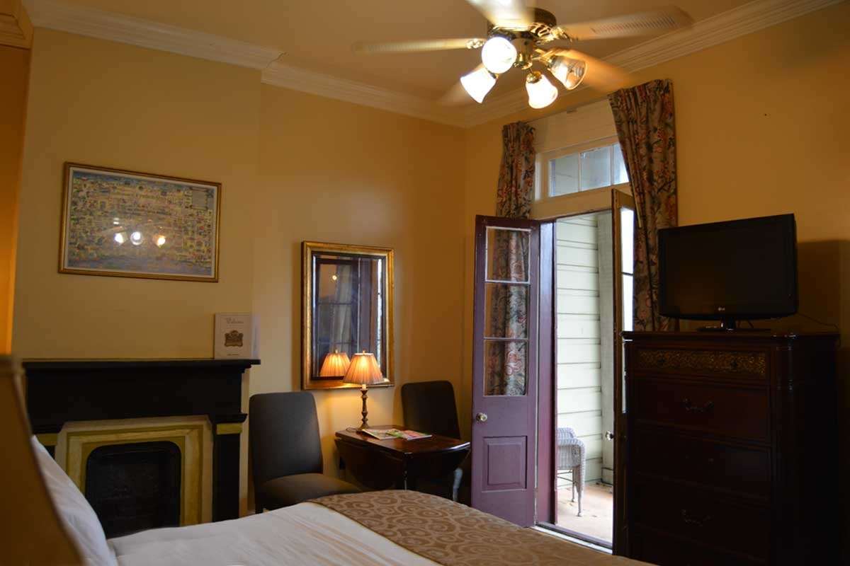 historic streetcar inn