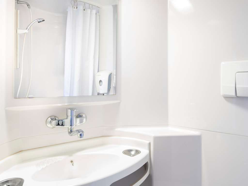 premiere classe lille sud henin beaumont