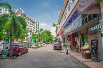 nara suite residence bangkok
