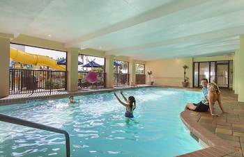 Sea Crest Oceanfront Resort,Surfside Beach>>Myrtle Beach,3 star