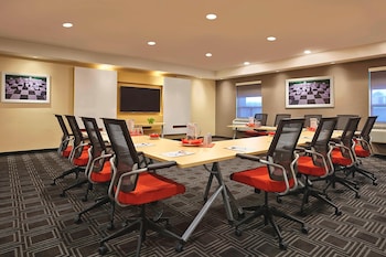 towneplace suites by marriott london