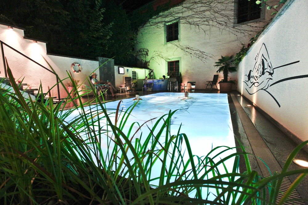 roesli guest house