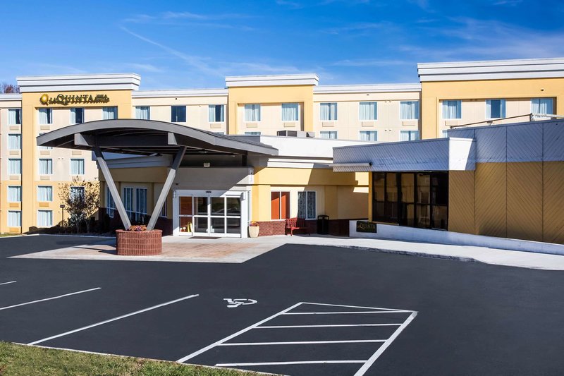 La Quinta Inn Suites Lynchburg At Liberty Univ