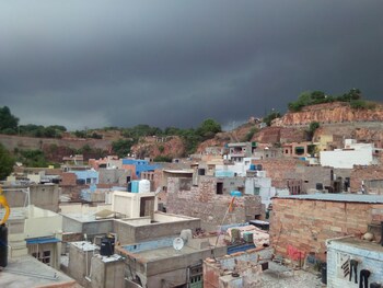 shyam palace guest house