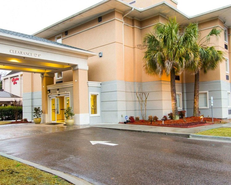 Comfort Inn & Suites Airport Convention Center