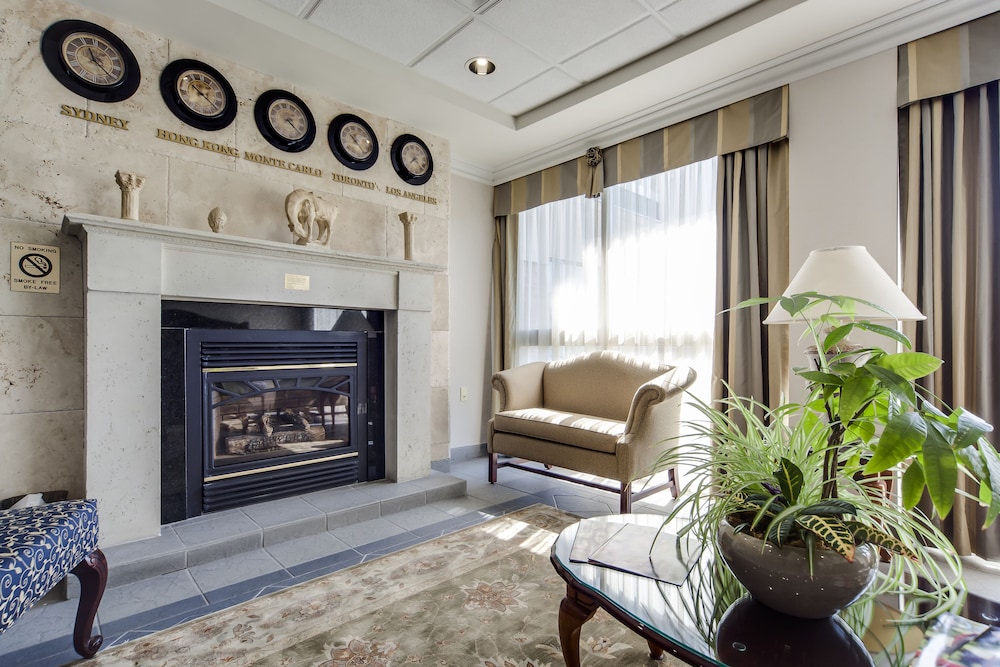 monte carlo inn oakville suites