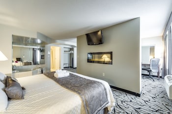 monte carlo inn oakville suites