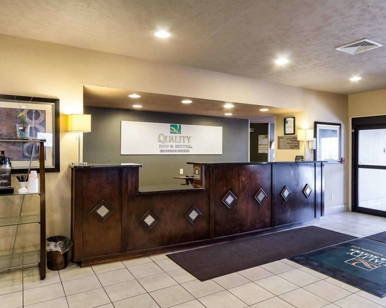 quality inn and suites oakwood village cleveland south