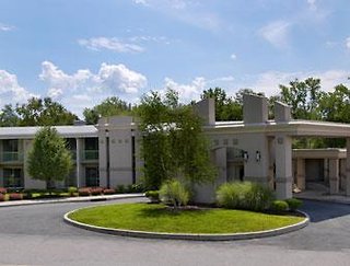 Howard Johnson By Wyndham Newburgh/West Point,Near Orange County Choppers,2 star