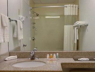 Howard Johnson By Wyndham Newburgh/West Point,Near Orange County Choppers,2 star