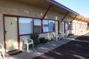 nhill oasis motel