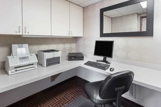 super 8 by wyndham madison south