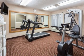 super 8 by wyndham madison south