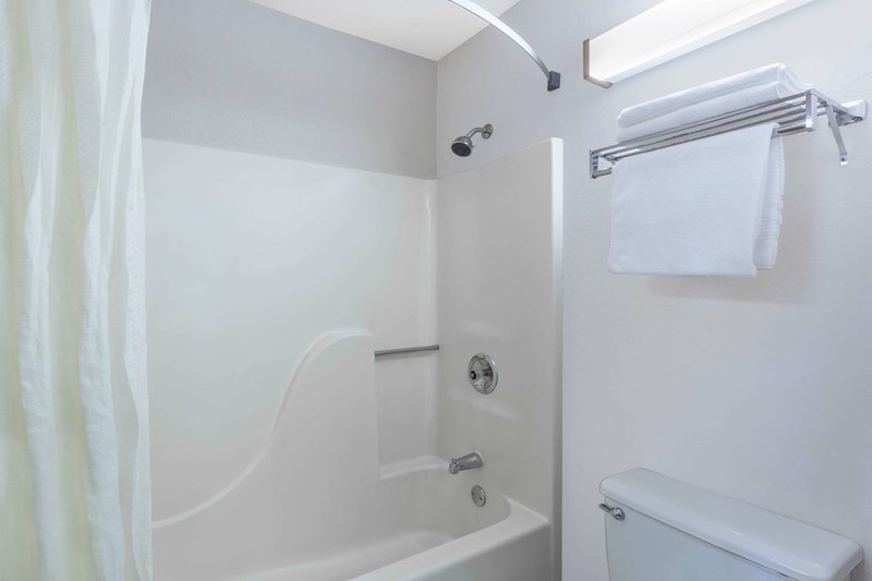 super 8 by wyndham madison south