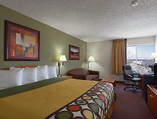 Super 8 By Wyndham Madison South,Dane County>>Dane,2.5 star