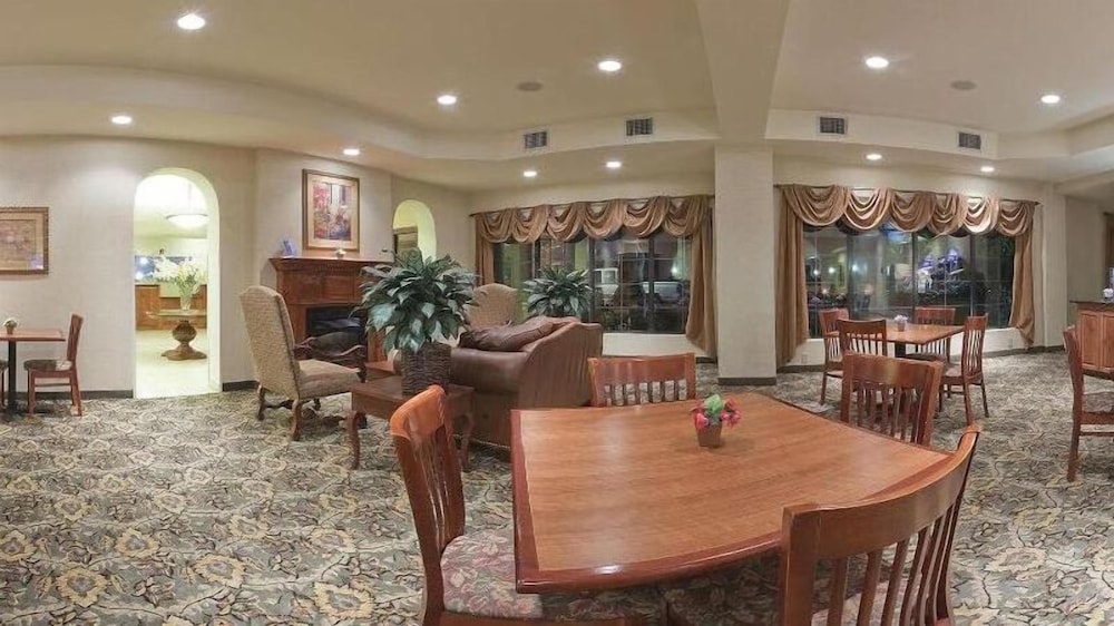 holiday inn express hotel and suites kerrville by ihg
