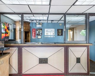 econo lodge north