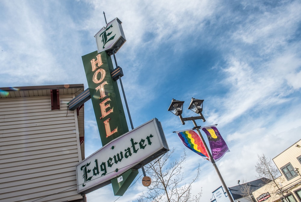 edgewater hotel