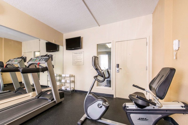 quality inn and suites near the theme parks
