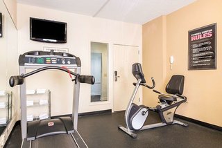 quality inn and suites near the theme parks