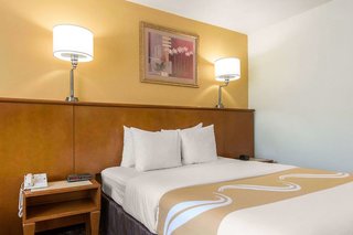 quality inn and suites near the theme parks