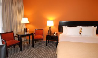 oakland airport executive hotel