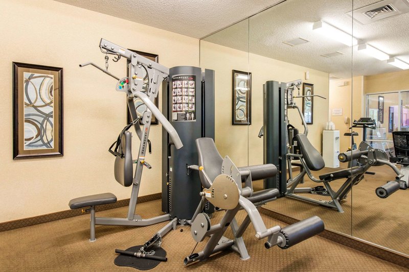 comfort inn and suites near universal orlando resort