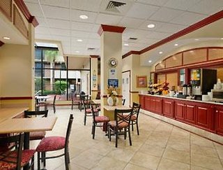 Days Inn & Suites By Wyndham Orlando Airport,Kissimmee>>Belle Isle,3 star