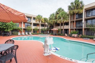 days inn and suites by wyndham orlando airport