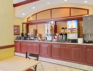 days inn and suites by wyndham orlando airport