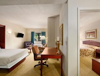 days inn and suites by wyndham orlando airport