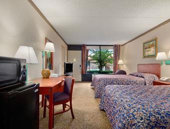 days inn and suites by wyndham orlando airport
