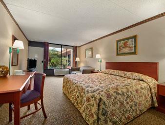 days inn and suites by wyndham orlando airport