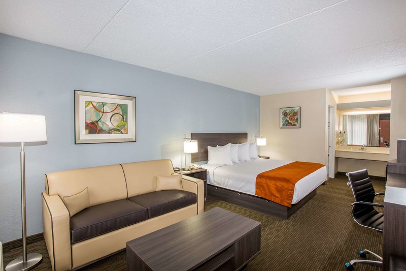 days inn and suites by wyndham orlando airport