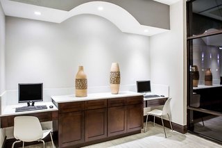 days inn and suites by wyndham orlando airport