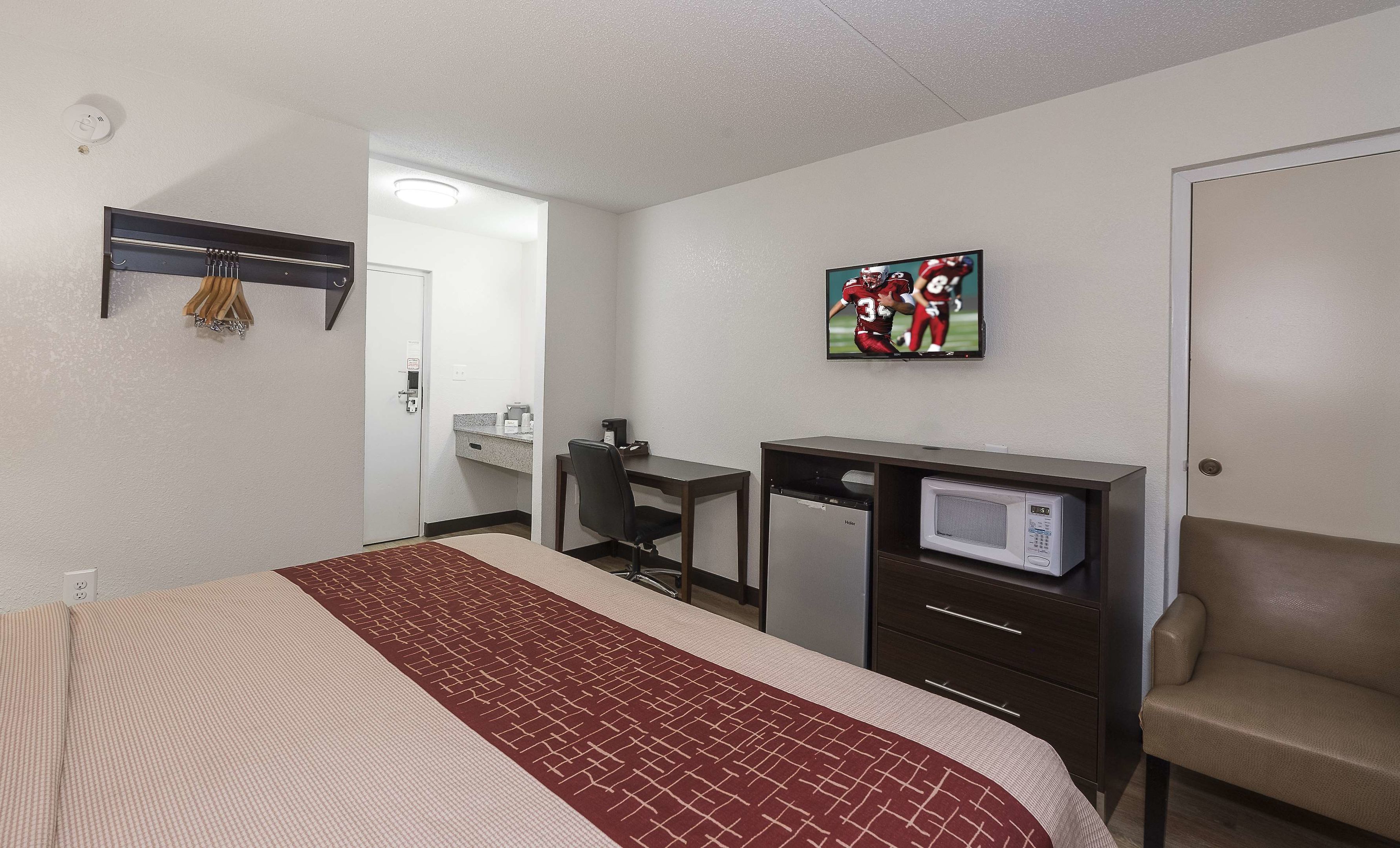 red roof inn lancaster strasburg