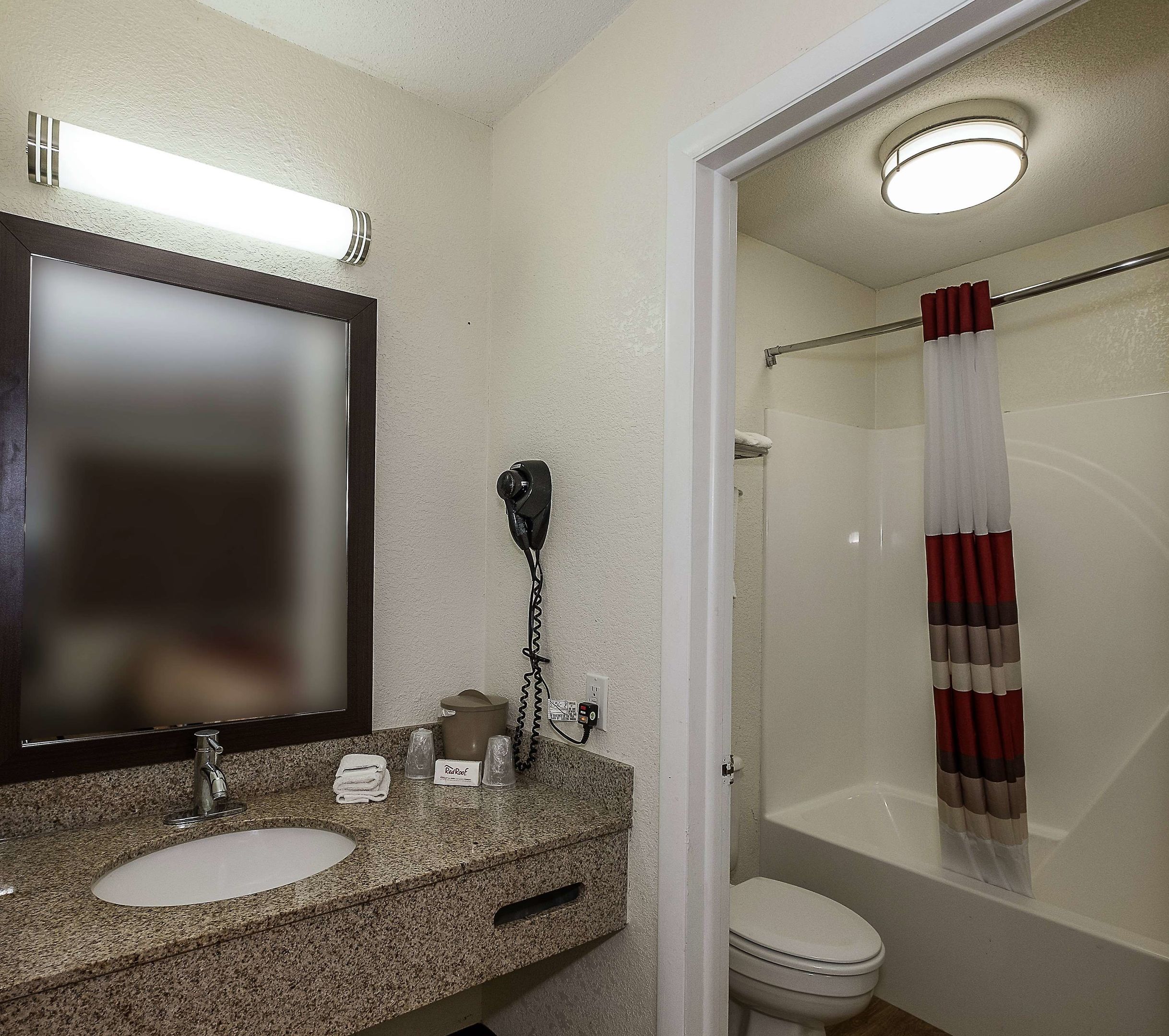red roof inn lancaster strasburg