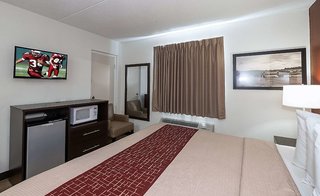 red roof inn lancaster strasburg