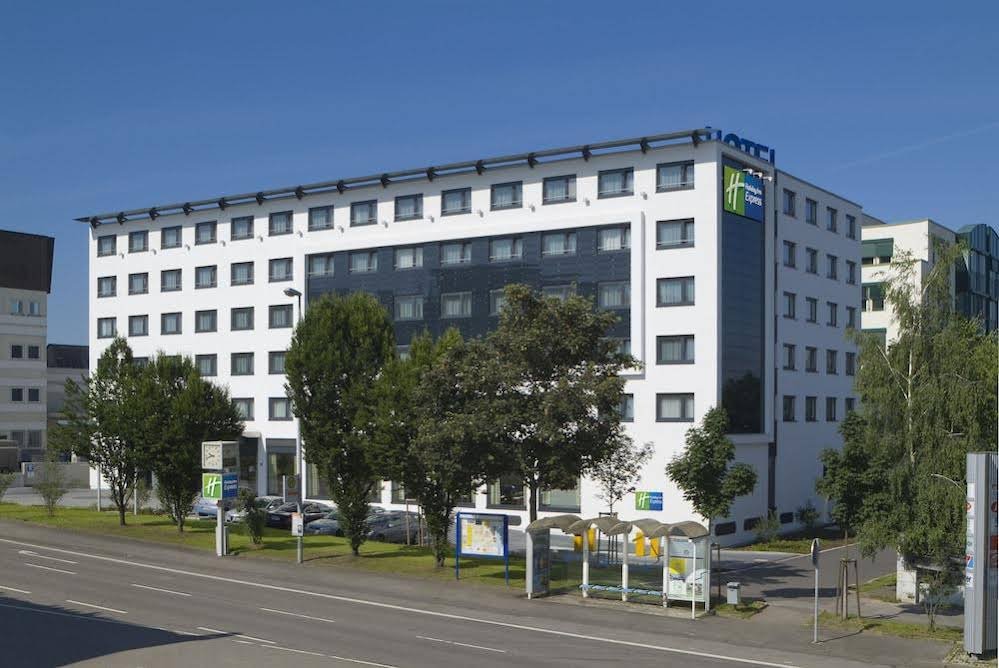 premier inn stuttgart airport