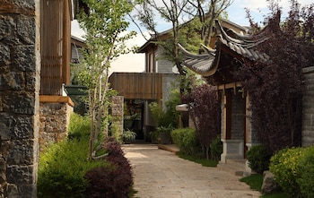 hotel indigo lijiang ancient town by ihg