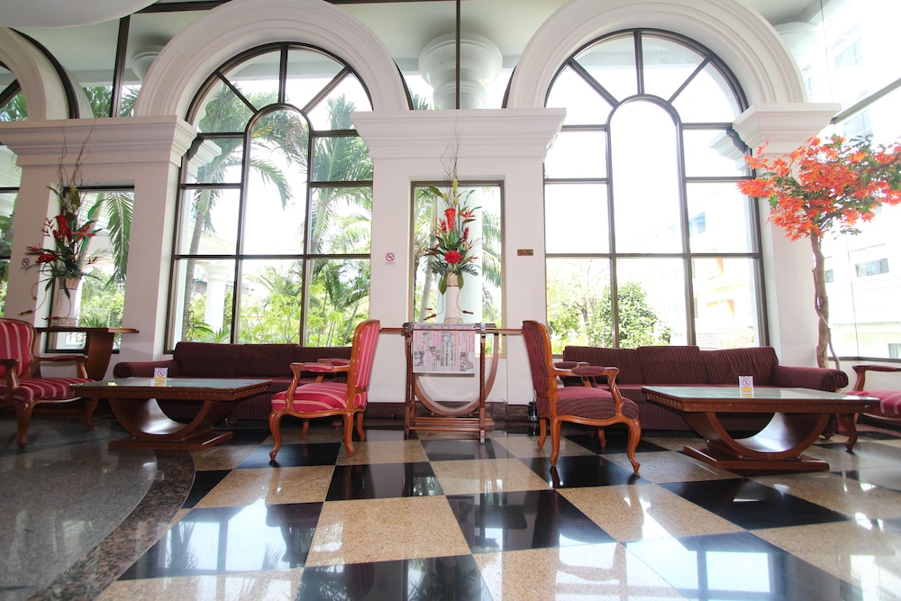 camelot hotel pattaya