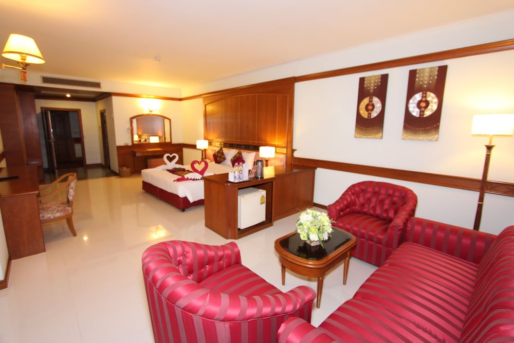 camelot hotel pattaya