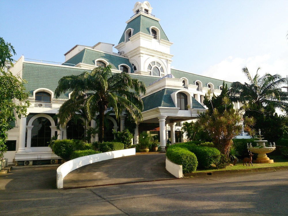 camelot hotel pattaya
