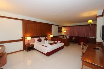 camelot hotel pattaya