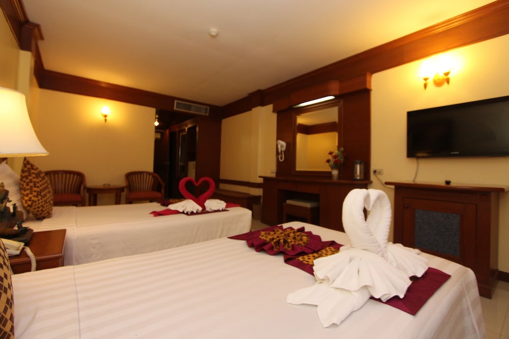 camelot hotel pattaya