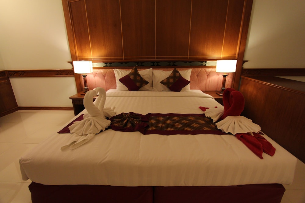 camelot hotel pattaya