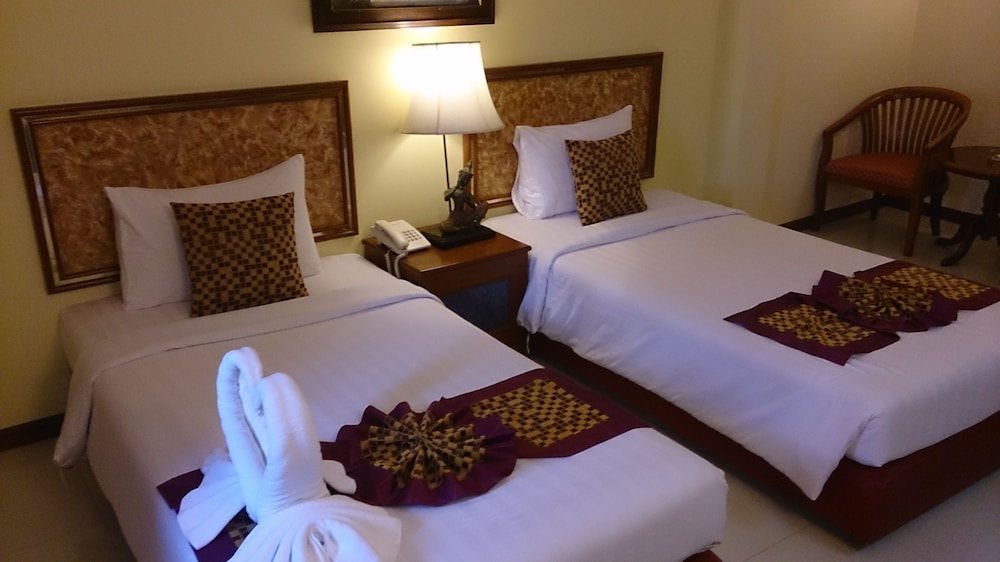 camelot hotel pattaya